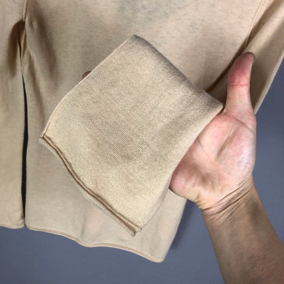 Vince Women's Fitted Back Cashmere V-Neck Sweater In Praline Size Small - Picture 6 of 13